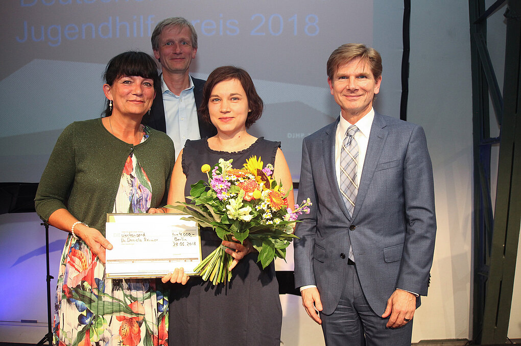 Die Preisträgerin Dr. Daniela Reimer (Mitte) (Foto: Bildschön)